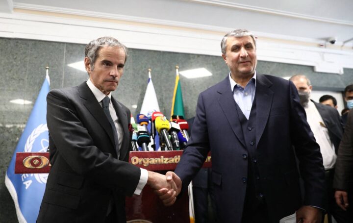 المدير العام للوكالة الدولية للطاقة الذرية يزور إيران