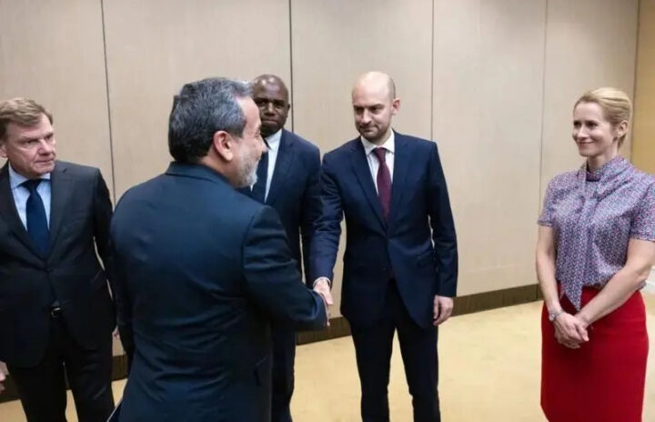 إيران الترويكا الأوروبية الزناد