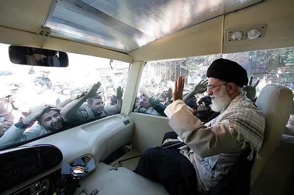 سيارة مصفحة المرشد الأعلى