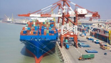 الإمارات وميناء الإمام الخميني