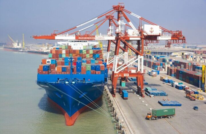 الإمارات وميناء الإمام الخميني