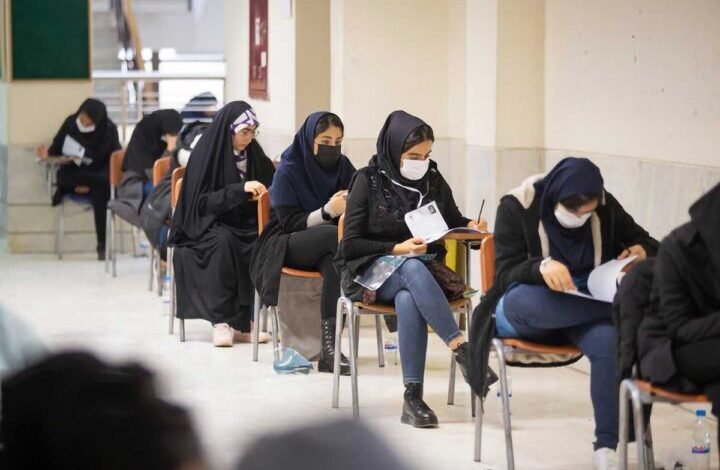 الامتحانات في إيران
