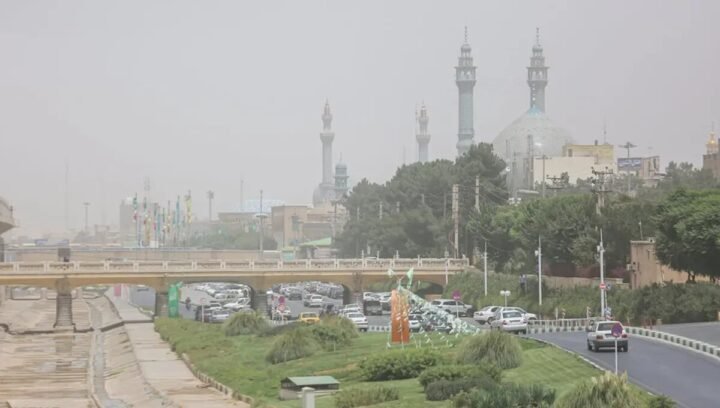 عاصفة وزلزال في طهران