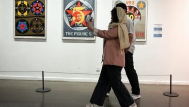 معرض "الفن والحرب" طهران