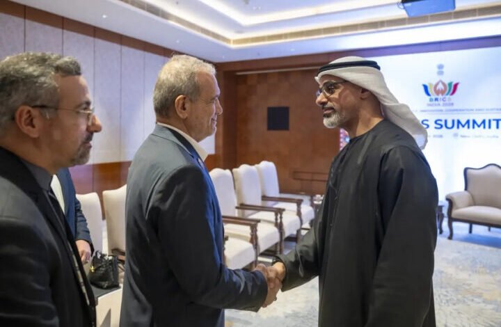 الرئيس الإيراني والإماراتي بريكس