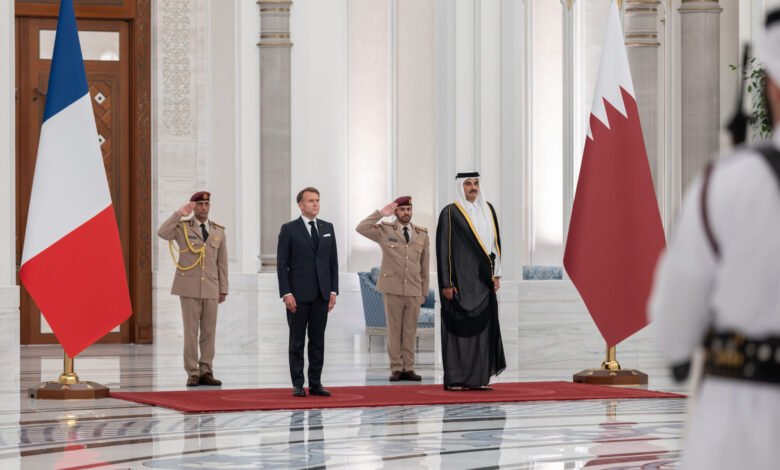 امیر قطر و مکرون